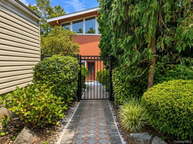 85 Bayview Avenue, Northport, NY 11768