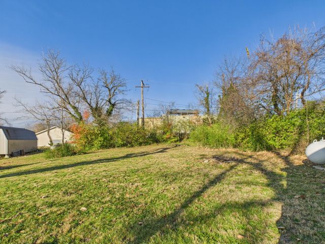 523 Pine Street, Cabool, MO 65689