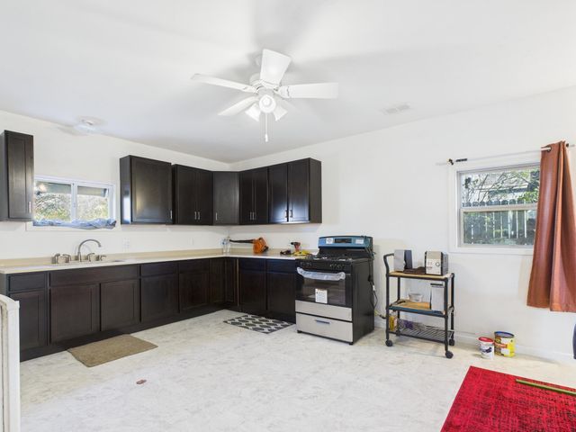 523 Pine Street, Cabool, MO 65689