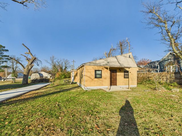 523 Pine Street, Cabool, MO 65689