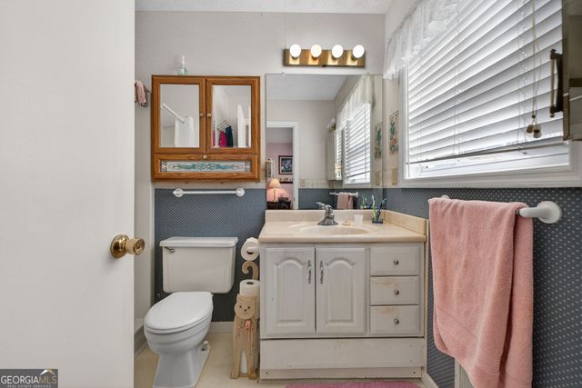 385 Charlotte Boulevard, Stockbridge, GA 30281