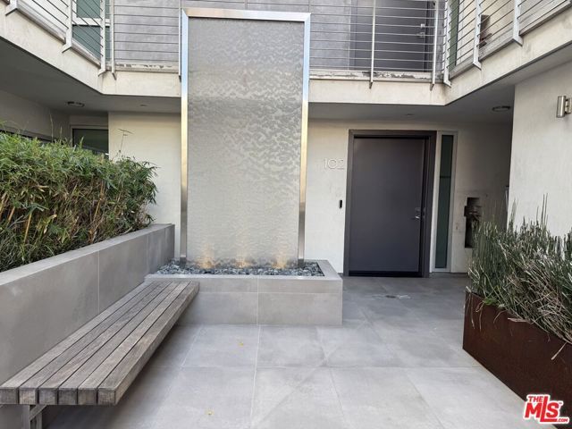 8210 Fountain Avenue 103, West Hollywood, CA 90046