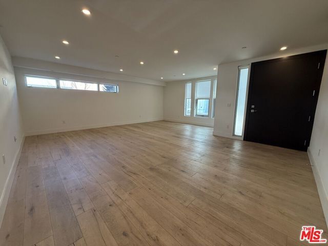 8210 Fountain Avenue 103, West Hollywood, CA 90046