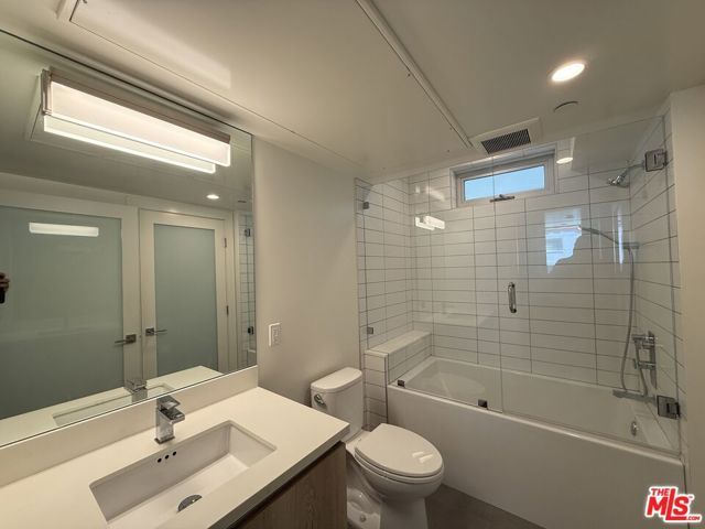 8210 Fountain Avenue 103, West Hollywood, CA 90046