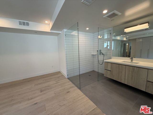 8210 Fountain Avenue 103, West Hollywood, CA 90046