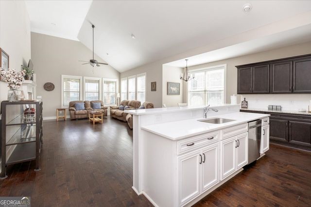 113 Barnyard Way, Perry, GA 31069