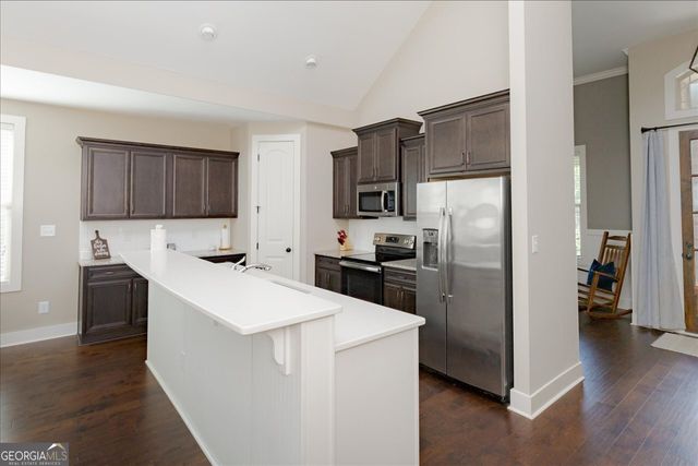 113 Barnyard Way, Perry, GA 31069