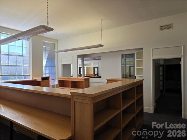 60 Biltmore Avenue, Asheville, NC 28801