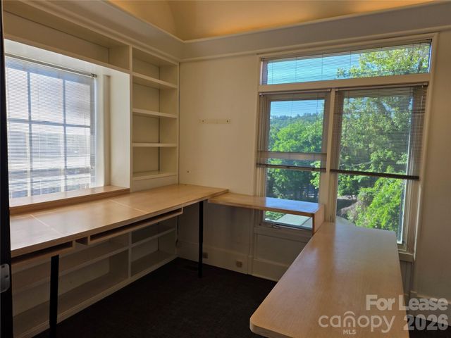60 Biltmore Avenue, Asheville, NC 28801