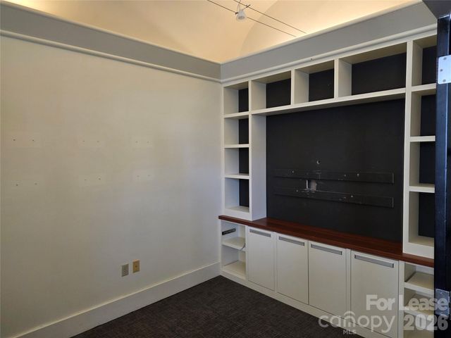 60 Biltmore Avenue, Asheville, NC 28801