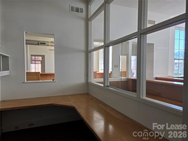 60 Biltmore Avenue, Asheville, NC 28801
