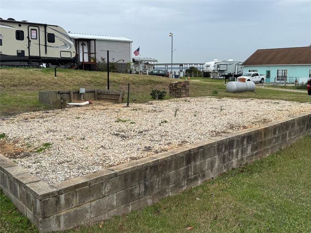 461 Lagoon Drive, Point Blank, TX 77364