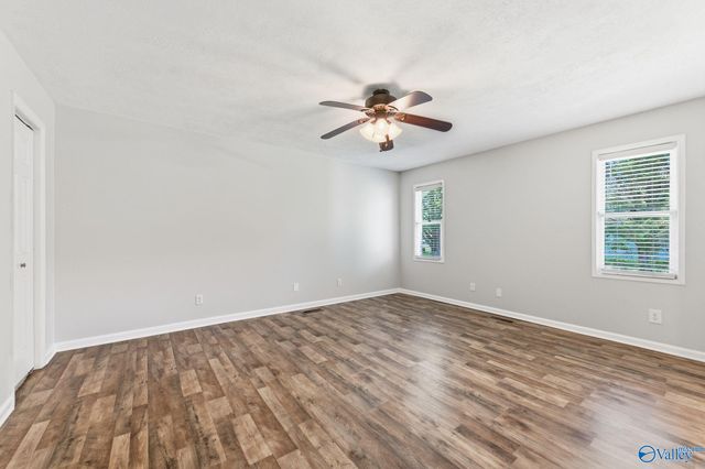 1094 Perkins Wood Road, Hartselle, AL 35640