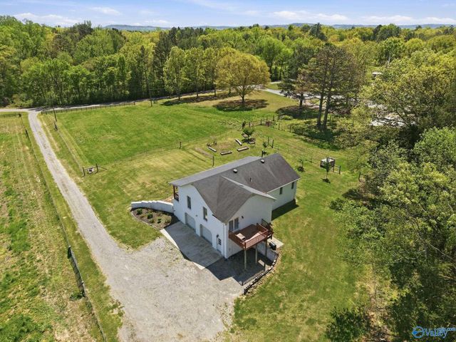 1094 Perkins Wood Road, Hartselle, AL 35640