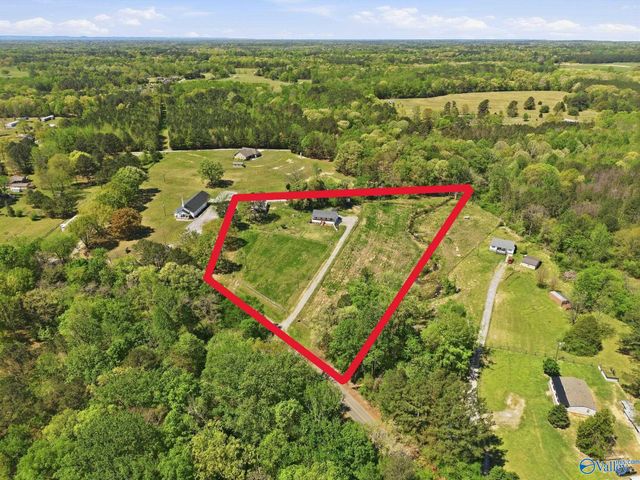 1094 Perkins Wood Road, Hartselle, AL 35640