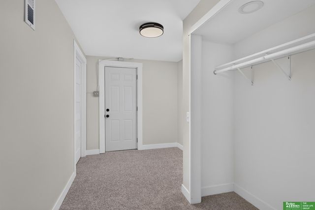 5805 N 36th Street, Omaha, NE 68111