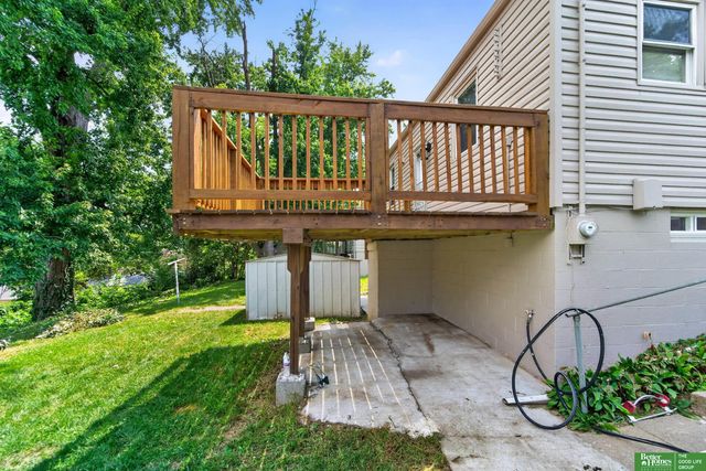 5805 N 36th Street, Omaha, NE 68111