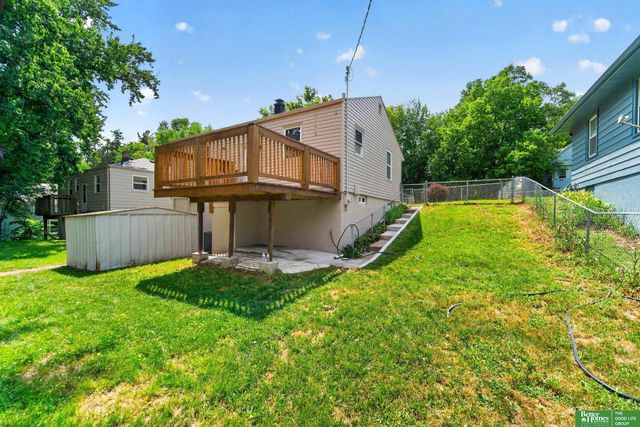 5805 N 36th Street, Omaha, NE 68111