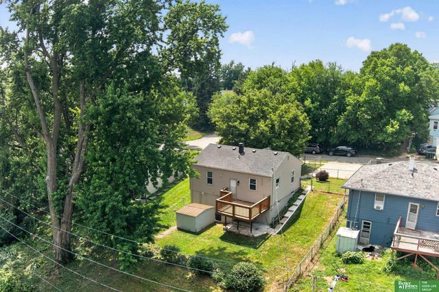 5805 N 36th Street, Omaha, NE 68111