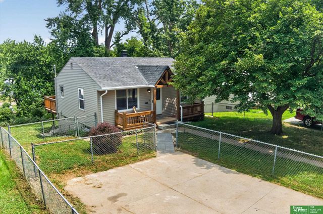 5805 N 36th Street, Omaha, NE 68111