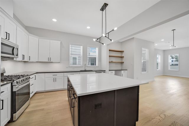 2206 Lou Ellen Lane C, Houston, TX 77018