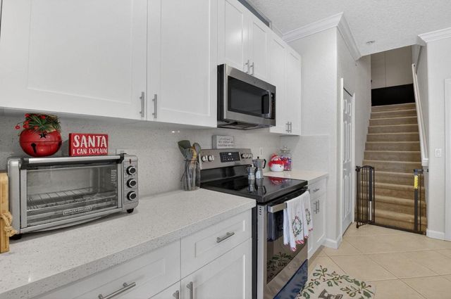 7209 Serrano Terrace, Delray Beach, FL 33446