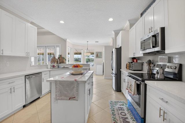 7209 Serrano Terrace, Delray Beach, FL 33446