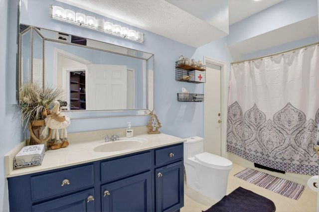 7209 Serrano Terrace, Delray Beach, FL 33446