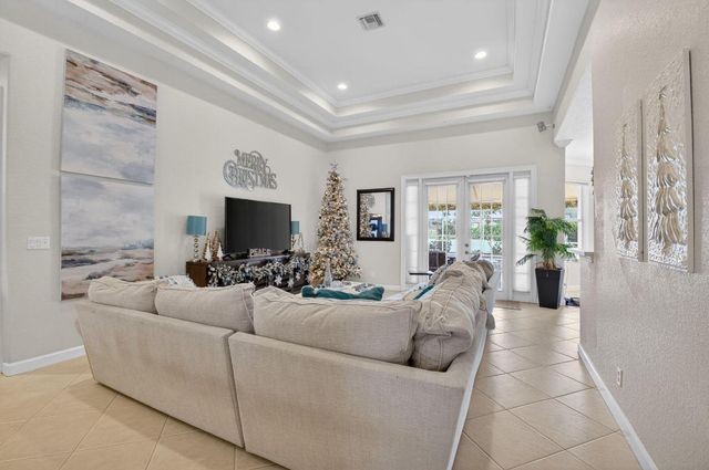 7209 Serrano Terrace, Delray Beach, FL 33446