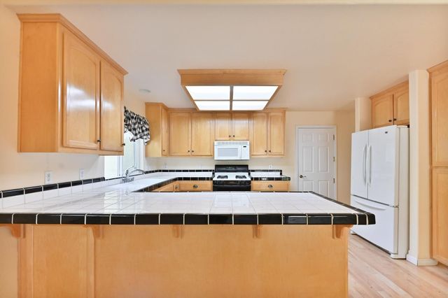 735 Live Oak Dr, Angels Camp, CA 95222