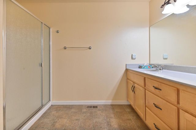 735 Live Oak Dr, Angels Camp, CA 95222