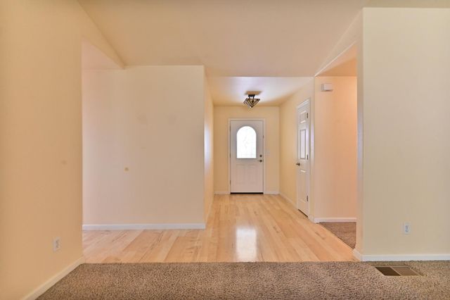 735 Live Oak Dr, Angels Camp, CA 95222