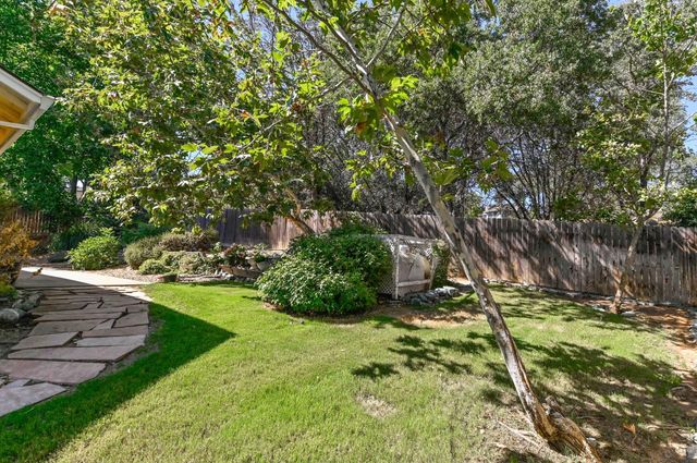 735 Live Oak Dr, Angels Camp, CA 95222