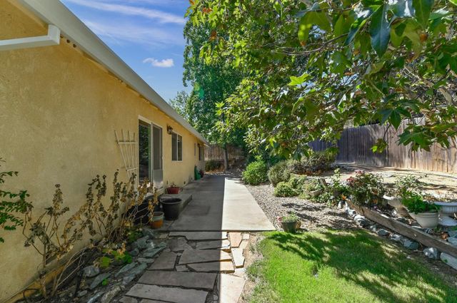 735 Live Oak Dr, Angels Camp, CA 95222