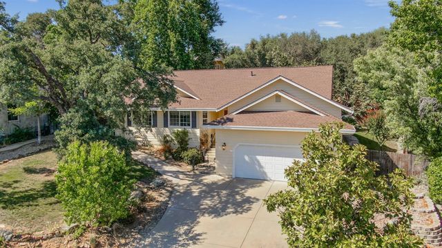 735 Live Oak Dr, Angels Camp, CA 95222