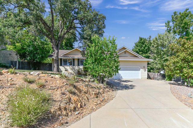 735 Live Oak Dr, Angels Camp, CA 95222