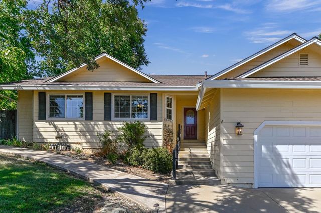 735 Live Oak Dr, Angels Camp, CA 95222