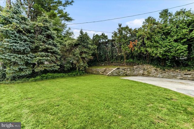 125 S SPROUL RD, Broomall, PA 19008