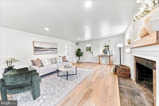 125 S SPROUL RD, Broomall, PA 19008