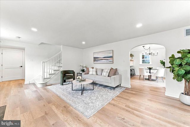 125 S SPROUL RD, Broomall, PA 19008