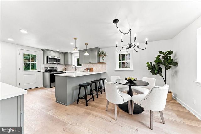 125 S SPROUL RD, Broomall, PA 19008
