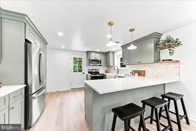 125 S SPROUL RD, Broomall, PA 19008