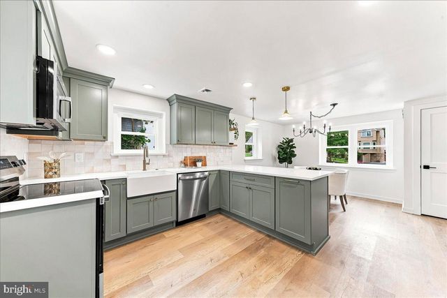 125 S SPROUL RD, Broomall, PA 19008
