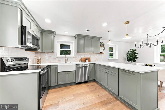 125 S SPROUL RD, Broomall, PA 19008