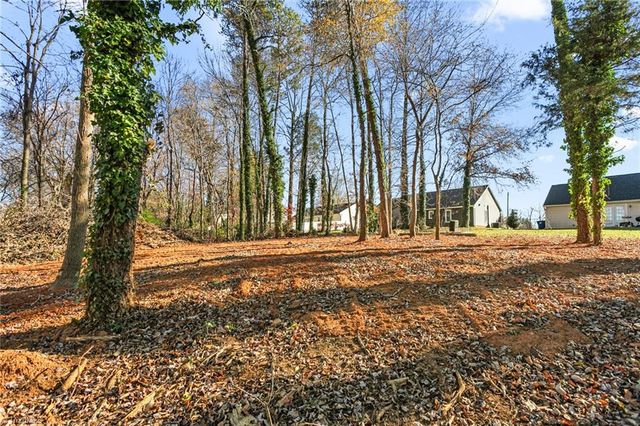 5816 Nylon Drive, Winston-salem, NC 27105