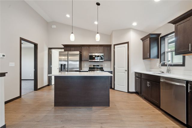 3090 Yorkshire Court, Marion, IA 52302