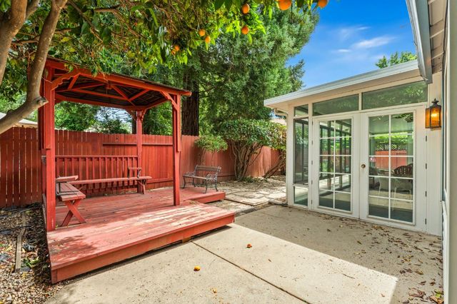 2837 Tiffany West Way, Sacramento, CA 95827