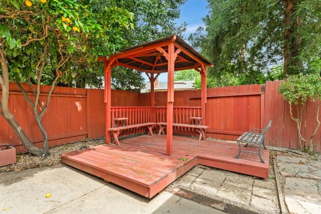 2837 Tiffany West Way, Sacramento, CA 95827