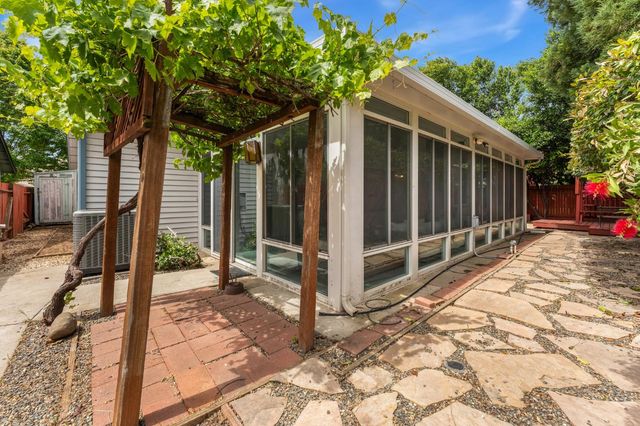 2837 Tiffany West Way, Sacramento, CA 95827