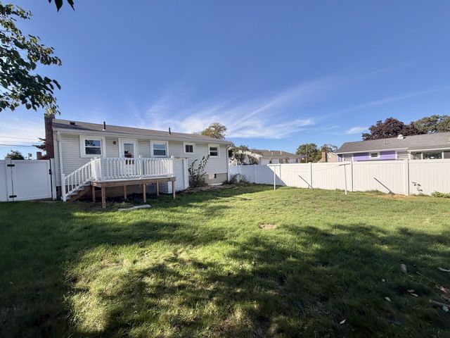 108 Brookline St, Watertown, MA 02472
